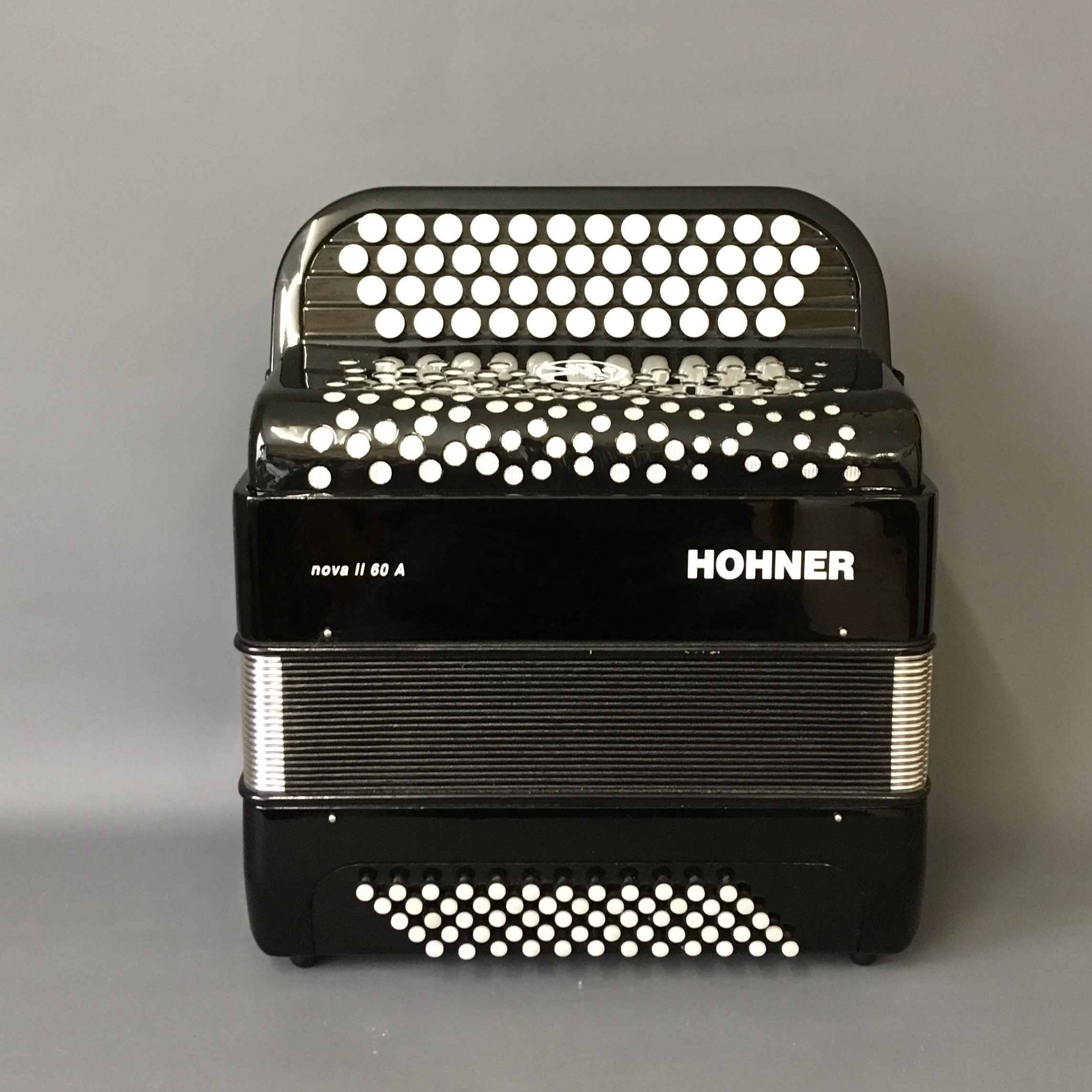 Hohner NovaII60 2e hands